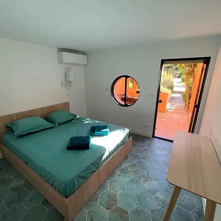 Porquerolles Superbe De Charme Hébergement de vacances *